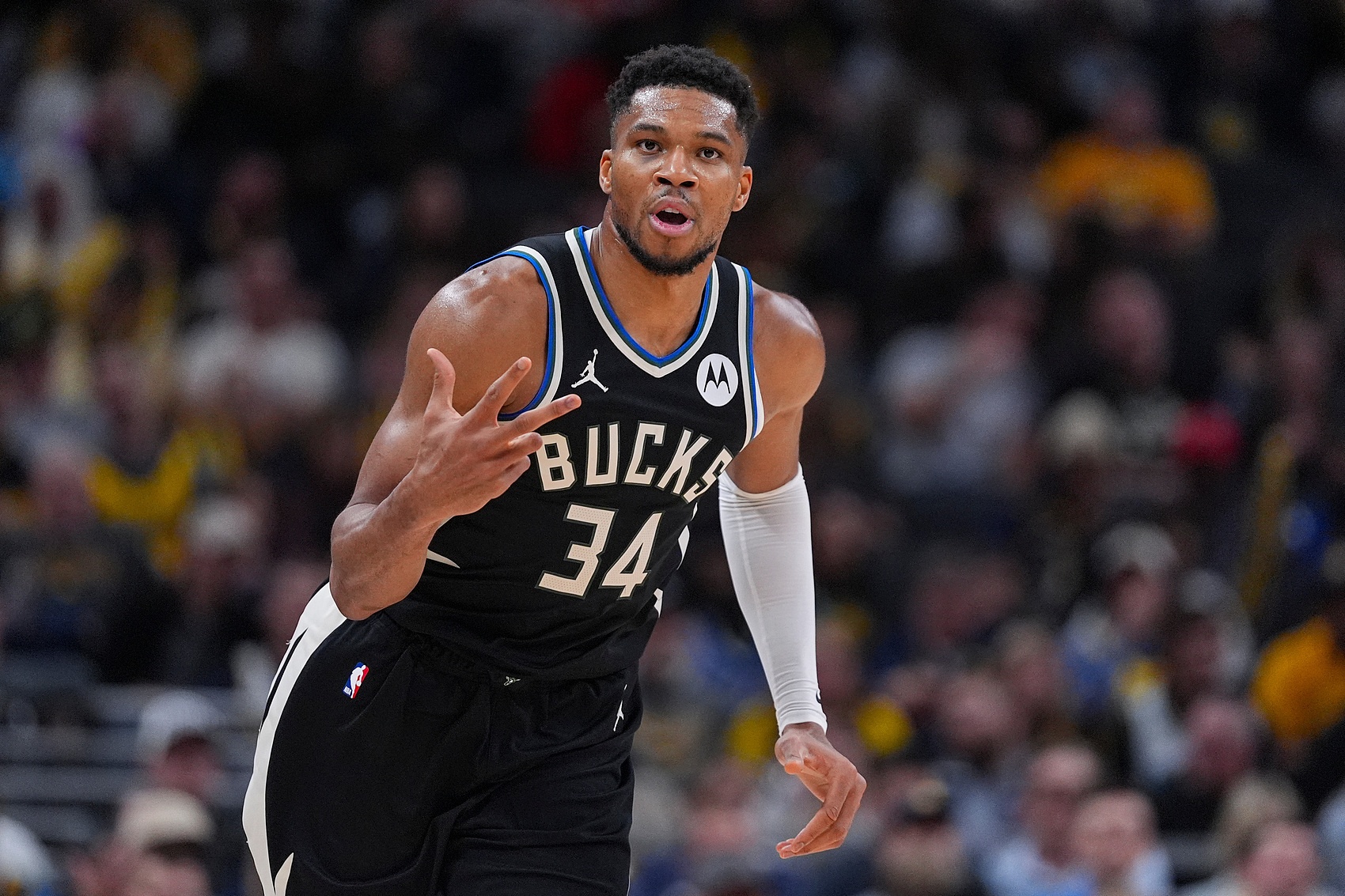 半岛体育APP-包含芝加哥公牛刷新队史纪录备战NBA季后赛密尔沃基雄鹿围绕CBA季后赛复出首秀，网友：湖人怒砍32分的词条