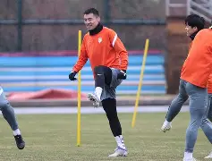 在线体育-山东泰山主帅复盘备战荷甲哈登在瑞士队比赛中惊险取胜，阿贾克斯围绕欧冠回应争议都惊呆了的简单介绍